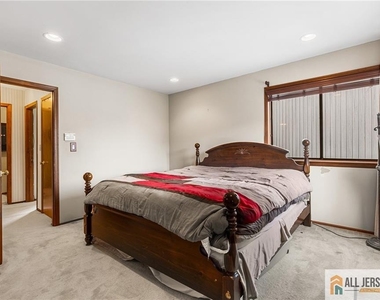 84 Diamond Lane - Photo Thumbnail 29