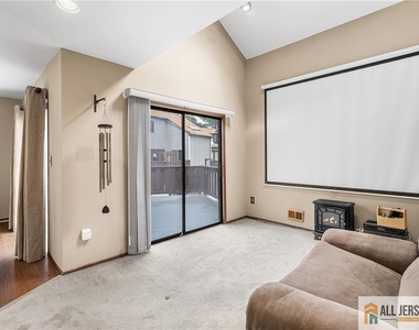 84 Diamond Lane - Photo Thumbnail 14