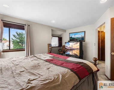 84 Diamond Lane - Photo Thumbnail 30