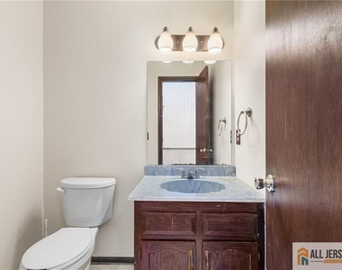 84 Diamond Lane - Photo Thumbnail 3