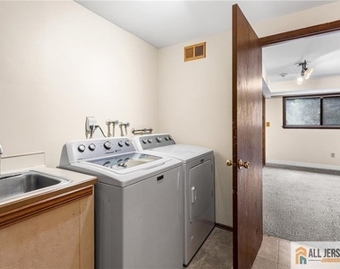 84 Diamond Lane - Photo Thumbnail 35