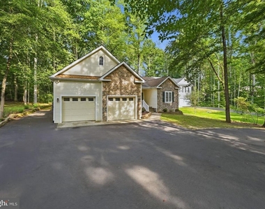 109 Butler Circle - Photo Thumbnail 1