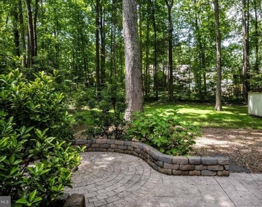 109 Butler Circle - Photo Thumbnail 33