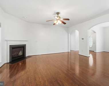 109 Butler Circle - Photo Thumbnail 8