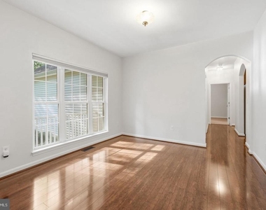 109 Butler Circle - Photo Thumbnail 12
