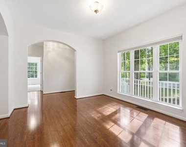 109 Butler Circle - Photo Thumbnail 11