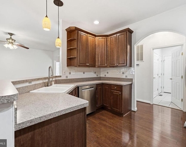 109 Butler Circle - Photo Thumbnail 13