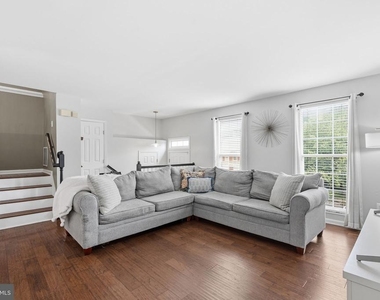 43455 Postrail Square - Photo Thumbnail 5