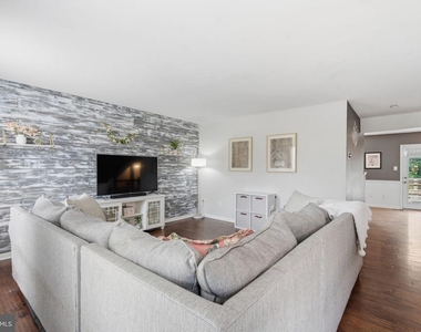 43455 Postrail Square - Photo Thumbnail 3