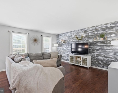 43455 Postrail Square - Photo Thumbnail 4