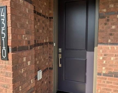 43510 Jefferson Park Street - Photo Thumbnail 3