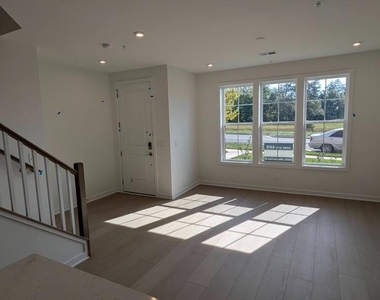 43510 Jefferson Park Street - Photo Thumbnail 17