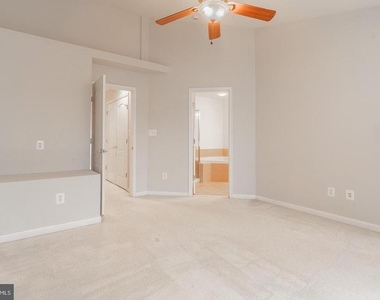 21927 Windy Oaks Square - Photo Thumbnail 36
