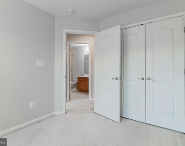21927 Windy Oaks Square - Photo Thumbnail 31