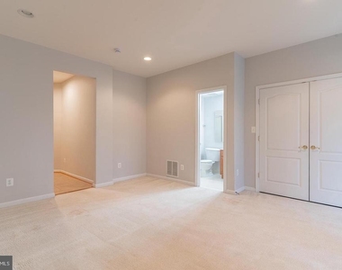 21927 Windy Oaks Square - Photo Thumbnail 10