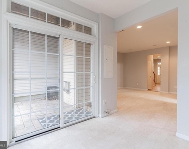 21927 Windy Oaks Square - Photo Thumbnail 12
