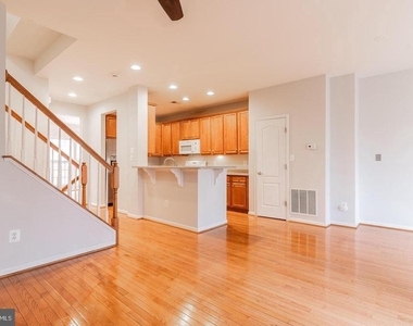 21927 Windy Oaks Square - Photo Thumbnail 15