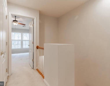 21927 Windy Oaks Square - Photo Thumbnail 34