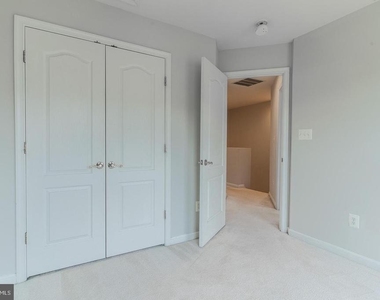 21927 Windy Oaks Square - Photo Thumbnail 33