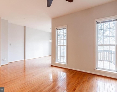 21927 Windy Oaks Square - Photo Thumbnail 14