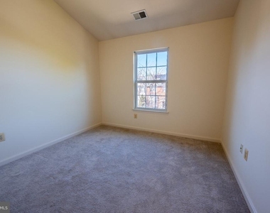 47679 Comer Square - Photo Thumbnail 12