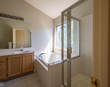 47679 Comer Square - Photo Thumbnail 11