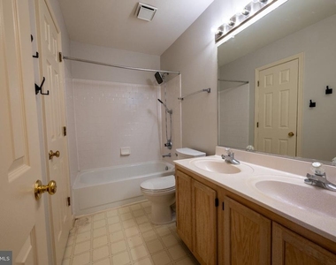 47679 Comer Square - Photo Thumbnail 14