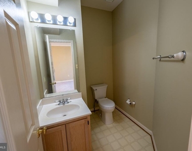 47679 Comer Square - Photo Thumbnail 6