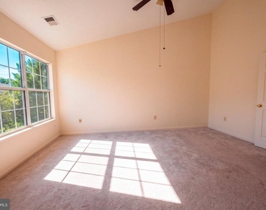 47679 Comer Square - Photo Thumbnail 9