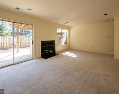 47679 Comer Square - Photo Thumbnail 15