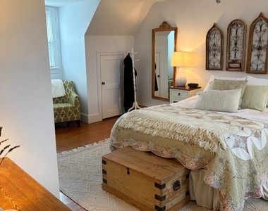 411 S 11th Street - Photo Thumbnail 18
