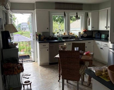 411 S 11th Street - Photo Thumbnail 11
