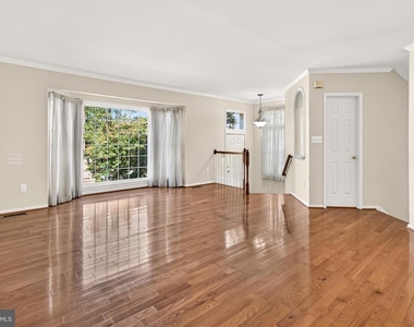 6251 Harbin Drive - Photo Thumbnail 5