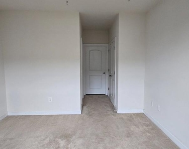 13740 Endeavour Drive - Photo Thumbnail 12