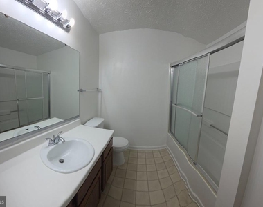 6044 Chicory Place - Photo Thumbnail 17