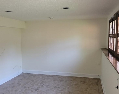 6044 Chicory Place - Photo Thumbnail 18