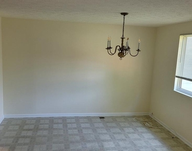6044 Chicory Place - Photo Thumbnail 8