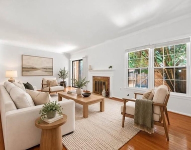 4867 Carriagepark Road - Photo Thumbnail 2