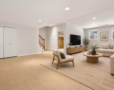4867 Carriagepark Road - Photo Thumbnail 6