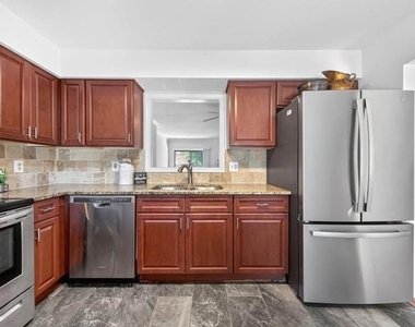4867 Carriagepark Road - Photo Thumbnail 8