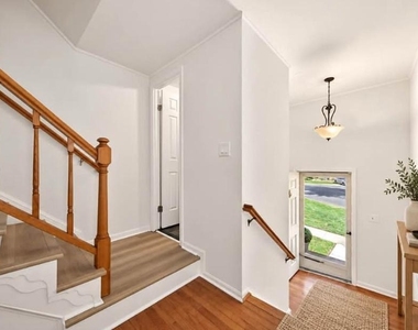 4867 Carriagepark Road - Photo Thumbnail 7