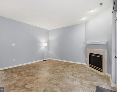 13002 Park Crescent Circle - Photo Thumbnail 4