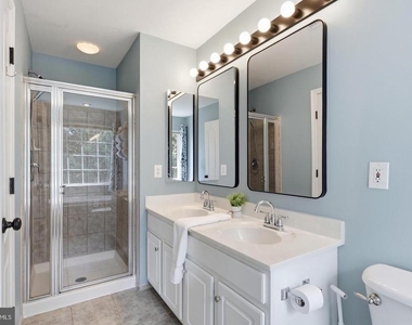 13002 Park Crescent Circle - Photo Thumbnail 18
