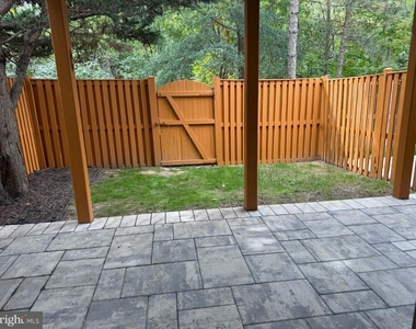 13002 Park Crescent Circle - Photo Thumbnail 24