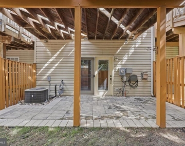 13002 Park Crescent Circle - Photo Thumbnail 25