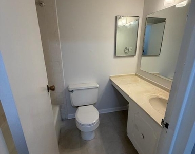 5500 Holmes Run Pkwy Parkway - Photo Thumbnail 9