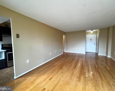 2500 N Van Dorn Street - Photo Thumbnail 6