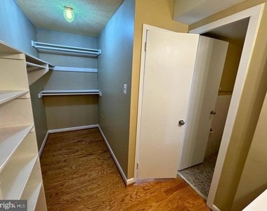 2500 N Van Dorn Street - Photo Thumbnail 12