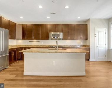 1418 Main Line Boulevard - Photo Thumbnail 33