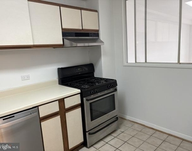 1200 N Nash Street - Photo Thumbnail 10